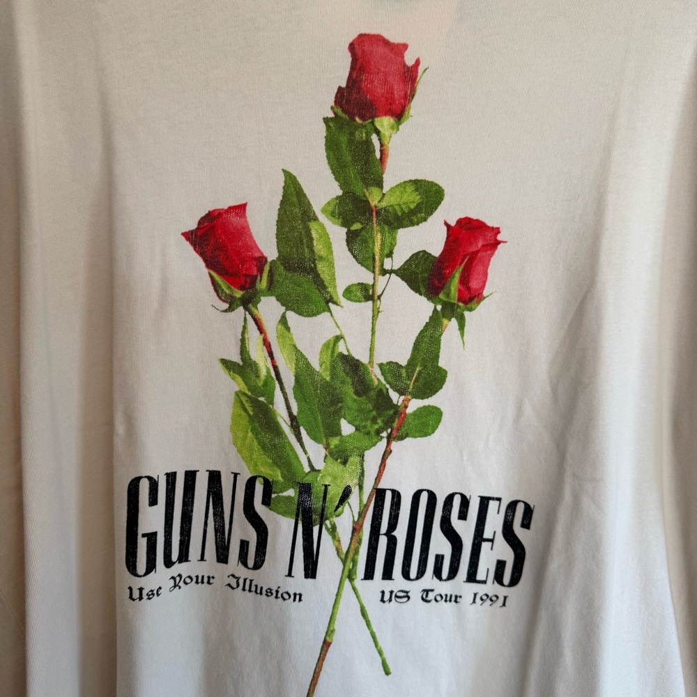 Daydreamer Guns N' Roses Floral Tee NWT - Picture 3 of 6
